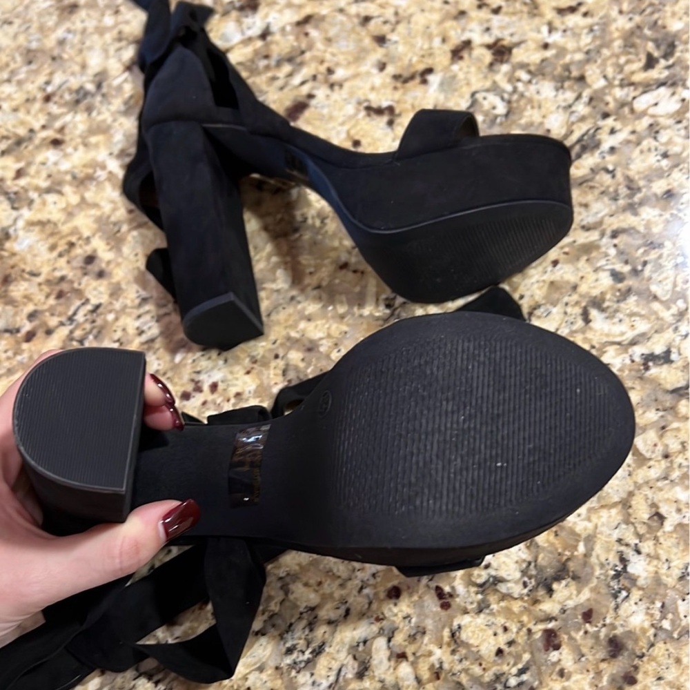 Fashion Nova Black Platform Heels - Picture 4 of 5